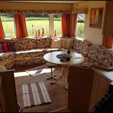 Superdomkikarwia Ferienhaus Karwieńskie Błoto